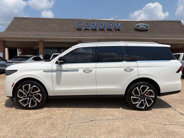 2026 Lincoln Navigator - $93,415