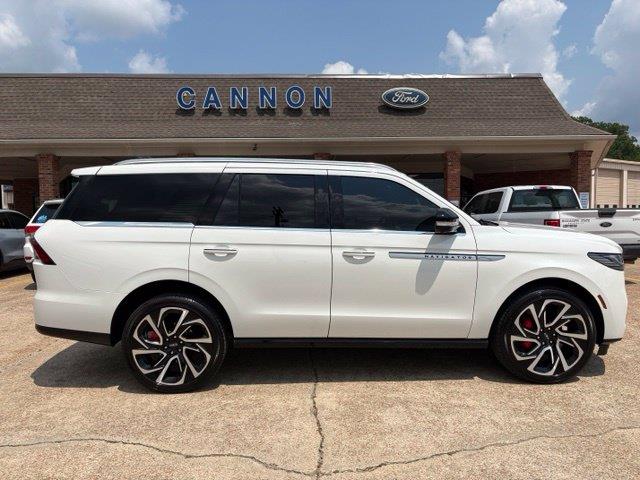 2026 Lincoln Navigator - $93,415