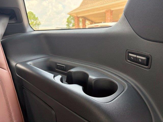 2026 Lincoln Navigator - $93,415