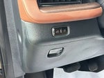 2025 Navigator Thumbnail 8