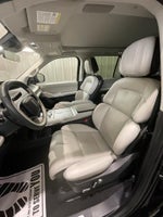 2025 Navigator Thumbnail 10