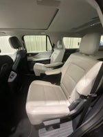 2025 Navigator Thumbnail 11