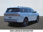 2025 Navigator Thumbnail 5