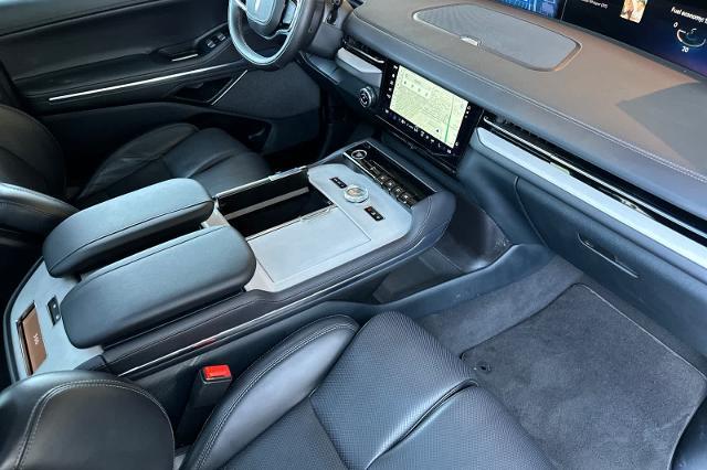 2025 Lincoln Navigator - $74,594