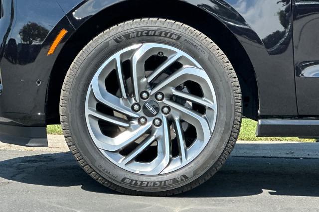 2025 Lincoln Navigator - $74,594