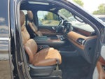 2023 Navigator Thumbnail 9