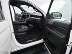 2023 Navigator Thumbnail 14
