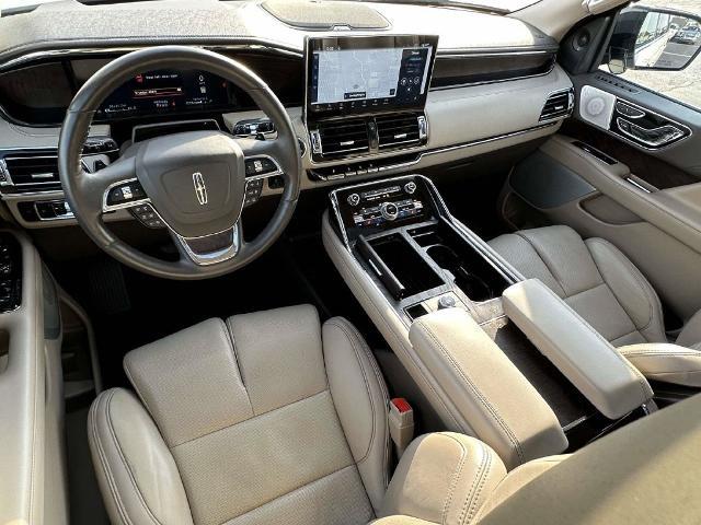 2023 Lincoln Navigator - $58,999