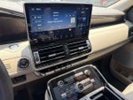 2024 Navigator Thumbnail 19