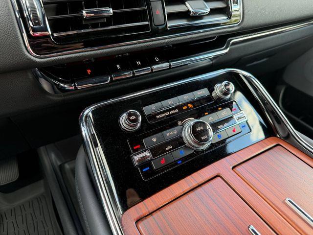 2024 Lincoln Navigator - $56,995