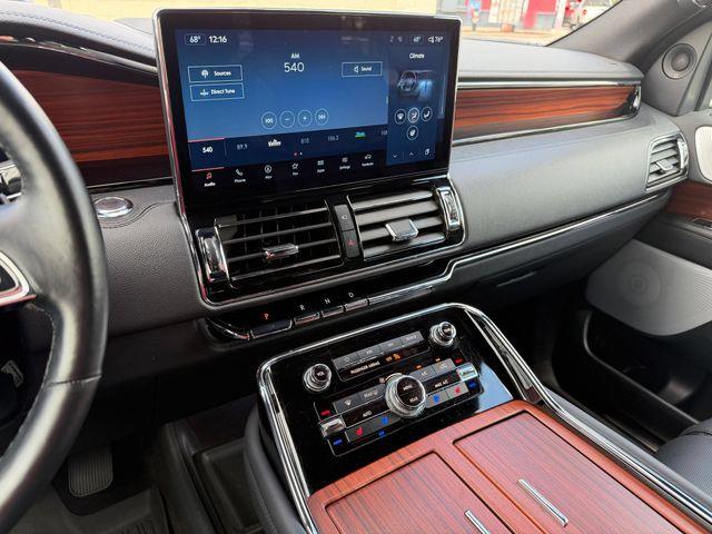 2024 Lincoln Navigator - $56,995