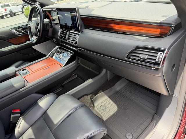 2024 Lincoln Navigator - $56,995