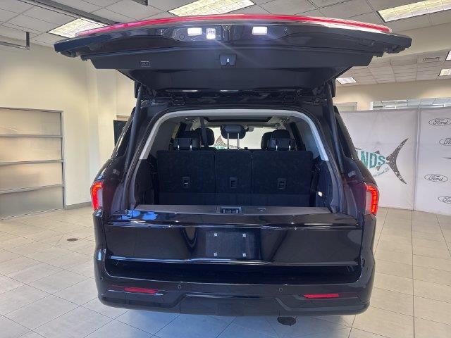 2025 Lincoln Navigator - $71,400
