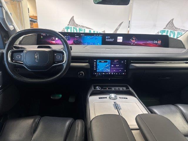 2025 Lincoln Navigator - $71,400