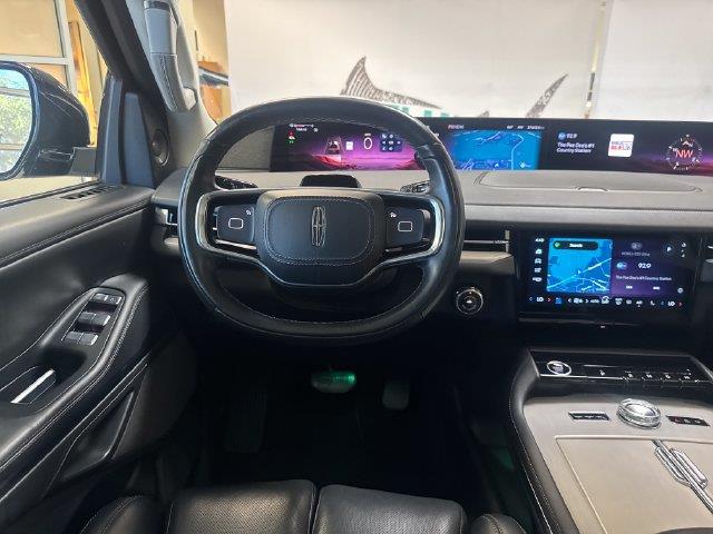 2025 Lincoln Navigator - $71,400