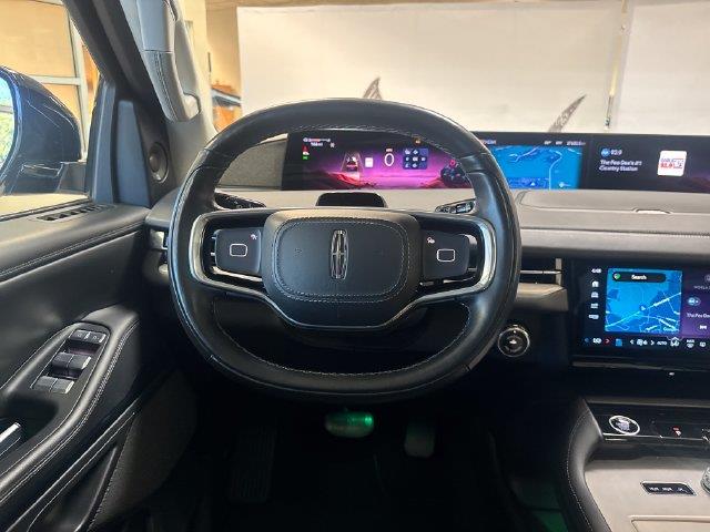 2025 Lincoln Navigator - $71,400