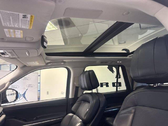 2025 Lincoln Navigator - $71,400
