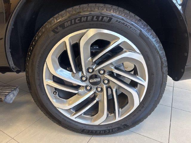 2025 Lincoln Navigator - $71,400