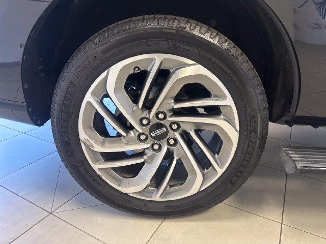 2025 Lincoln Navigator - $71,400