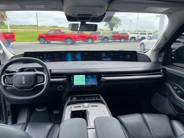 2025 Lincoln Navigator - $77,000