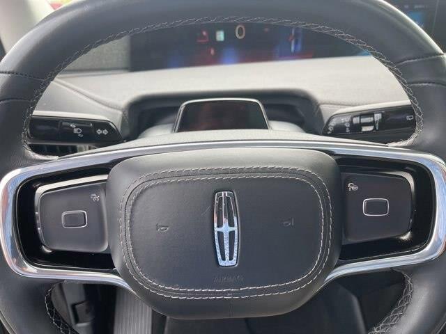 2025 Lincoln Navigator - $77,000