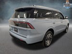 2025 Navigator Thumbnail 4