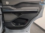 2025 Navigator Thumbnail 30