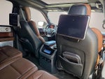 2023 Navigator Thumbnail 11