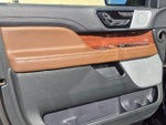 2024 Navigator Thumbnail 6