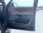 2025 Navigator Thumbnail 17
