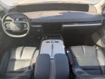 2025 Navigator Thumbnail 10