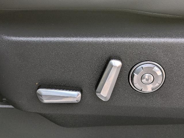 2025 Lincoln Navigator - $79,984