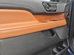 2019 Navigator Thumbnail 6