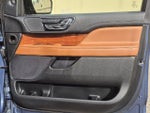2019 Navigator Thumbnail 16