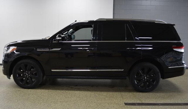 2022 Lincoln Navigator Reserve — photo 1 of 12