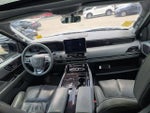 2019 Navigator Thumbnail 8