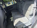 2019 Navigator Thumbnail 9
