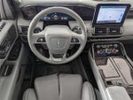 2019 Navigator Thumbnail 10