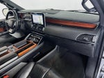 2020 Navigator Thumbnail 32