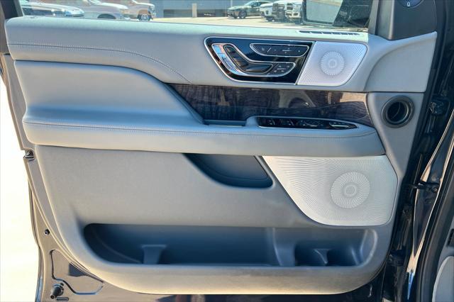 2021 Lincoln Navigator - $39,999