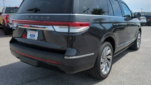 2022 Lincoln Navigator Reserve