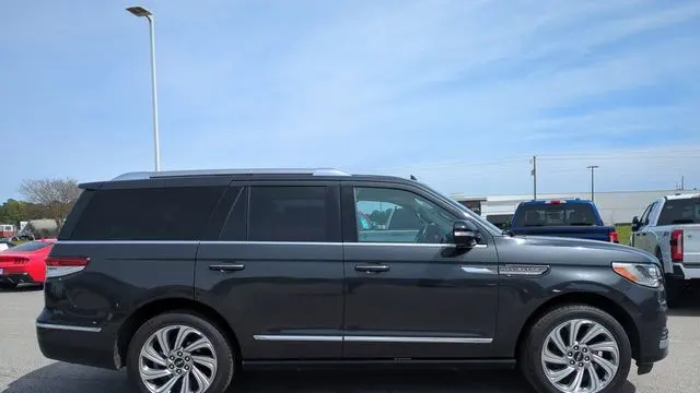 2022 Lincoln Navigator Reserve