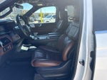 2022 Navigator Thumbnail 9