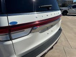 2022 Navigator Thumbnail 16