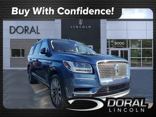2020 Lincoln Navigator with Blue Diamond Exterior