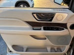2020 Navigator Thumbnail 11