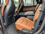 2020 Navigator Thumbnail 9