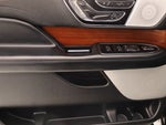 2020 Navigator Thumbnail 18