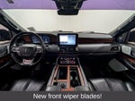 2021 Navigator Thumbnail 3