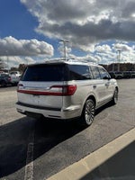 2019 Navigator Thumbnail 5